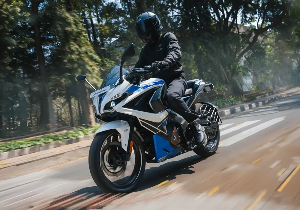 Varun Bajaj Pulsar RS200